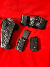 Vintage SAFARILAND Competition Holster with mag holders