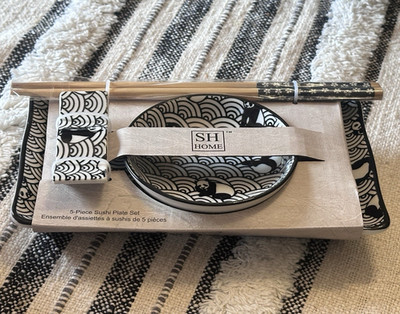 SH HOME 5-Piece Sushi Plate Set Panda Black/White Plate Bowl & Chopsticks