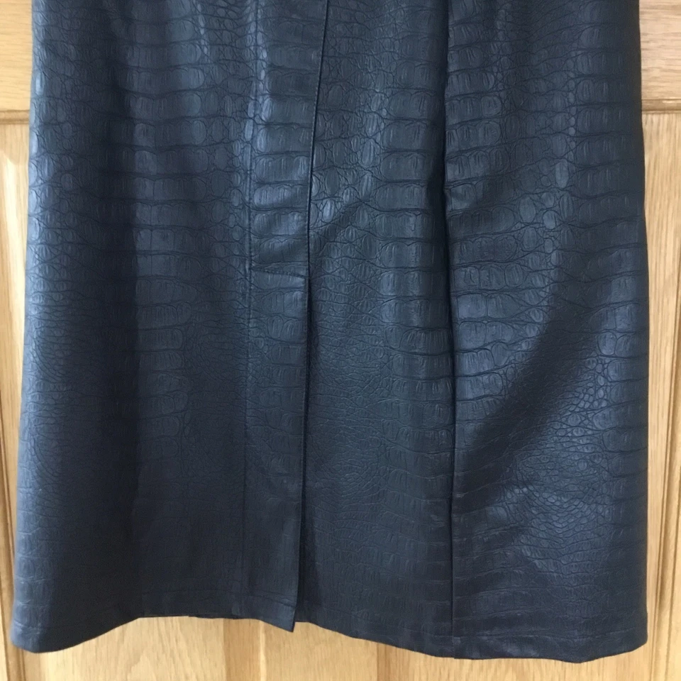F & F BLACK FAUX LEATHER SKIRT SIZE 10 NEW ❤️ - Image 2 of 4