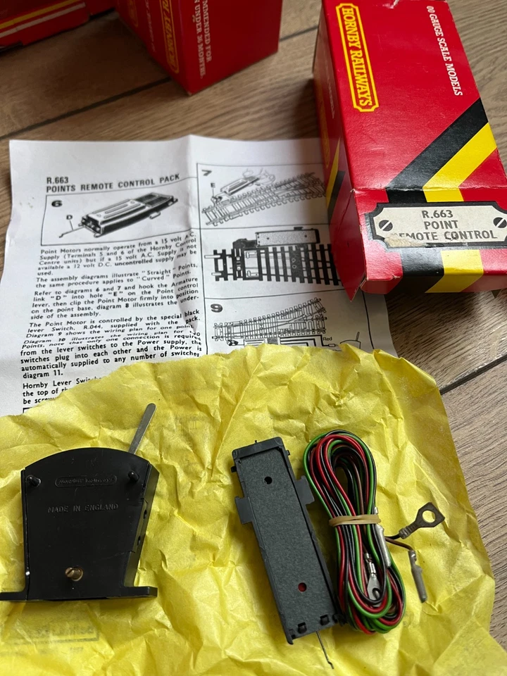 Hornby OO Vintage Lot 18pcs – R364 Oval A Track – 6 Wagons – Buildings – Faller - Image 3 of 4