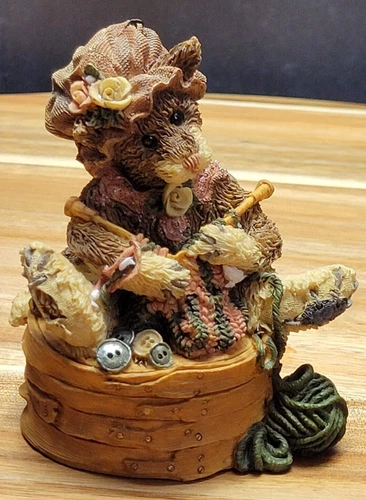 Boyd’s Bears Resin Figurine-Cookie Catberg…Knittin’ Kitten-1994 Treasure Box