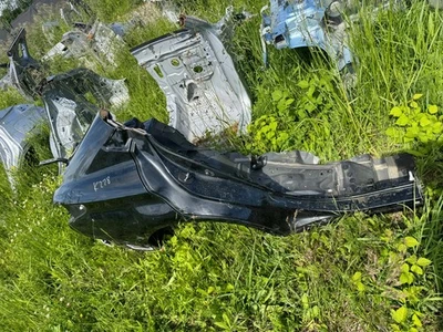LEXUS ES Z10, A10, H10 Hintere rechte Seitenverkleidung VSDS 2.5 36681081 - Bild 1 von 4