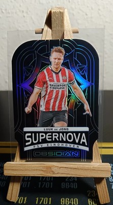 2024-25 Panini Obsidian Soccer Luuk De Jong Supernova Electric Etch Blue /25