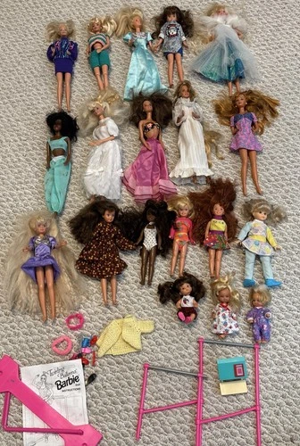 Vintage Barbie Lot (19) - with Accessories