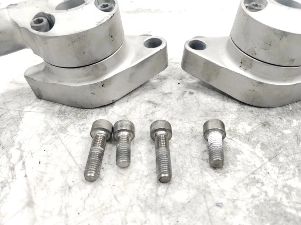 06 Ducati Monster S2R 800 RIZOMA Clipe Esquerdo e Direito no Guidão com Top Triplo - Imagem 4 de 4