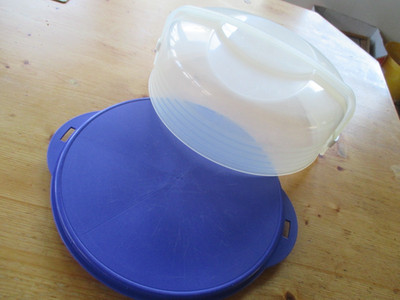 Tupperware Tortenbehälter Erste Sahne C 98  blau-lila tranp-gut - sehr gut