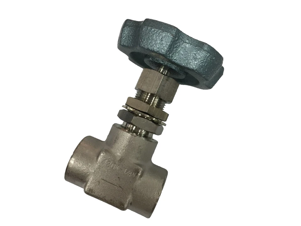 Fujikin International Inc. CARP SS 316 Needle Valve 1/4" NPTF 6000 psi 420 bar - Image 2 of 4