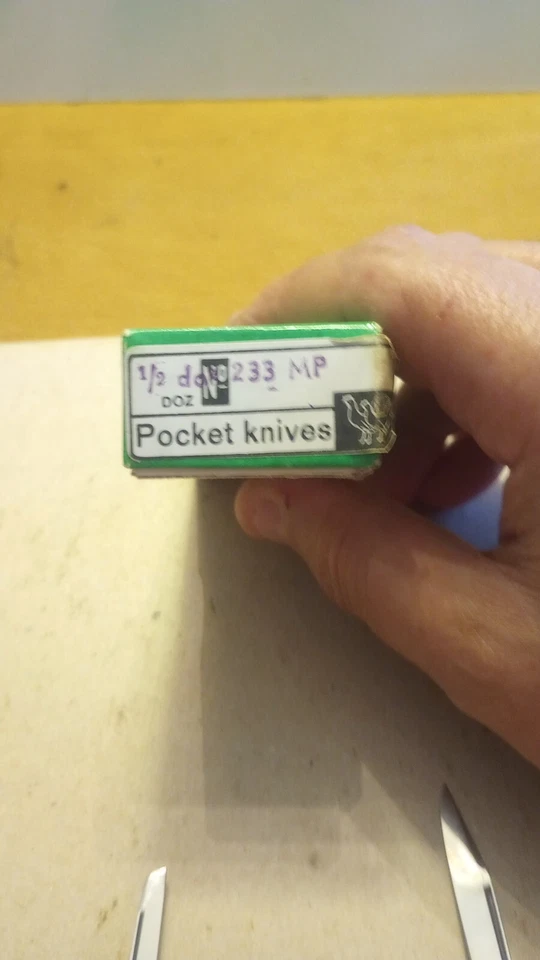 Hen & Rooster Bertram Cutlery #233 MOP Serpentine Pen Pocket Knife w/ Box NICE!! - Image 2 of 4