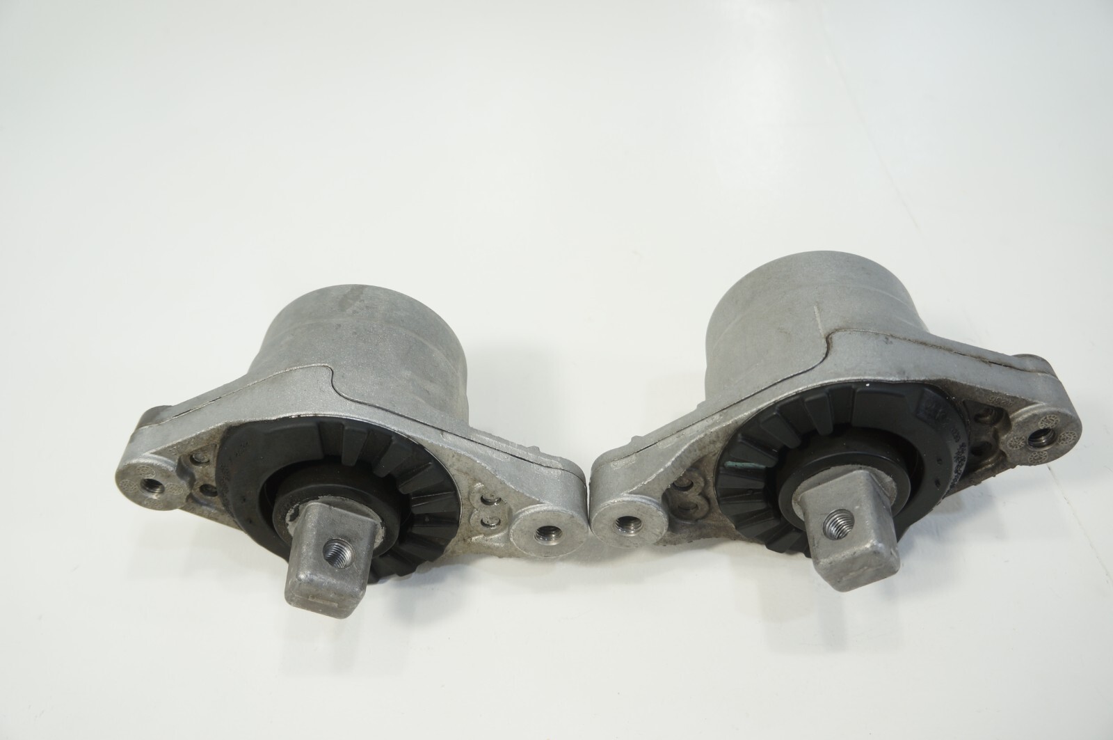 2014-2019 maserati ghibli engine motor mount support bracket pair 2