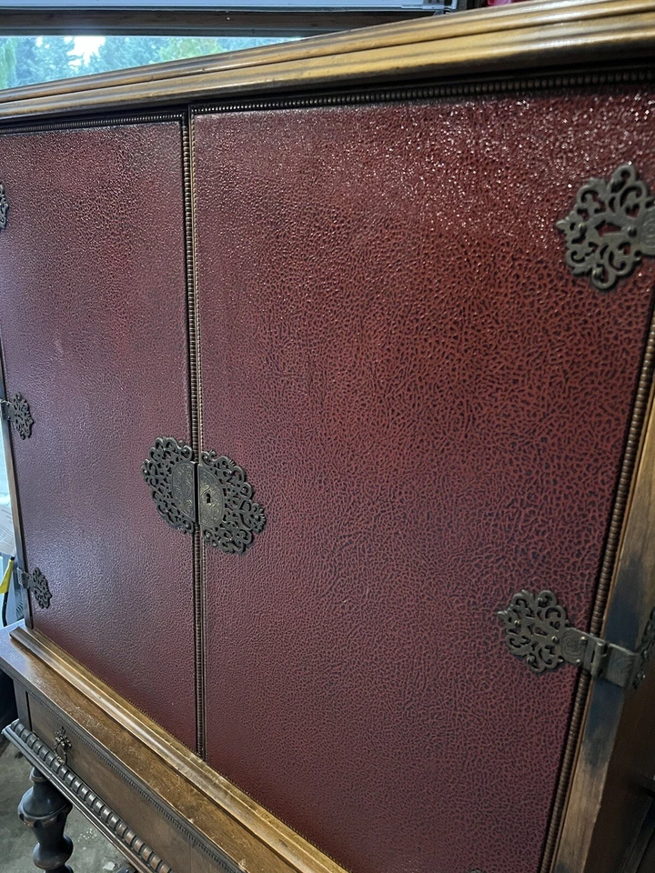 Antiguo gabinete de oficina con cerradura frontal de cuero rojo de fabricación Carman años 50 60 Foto 4 de 4