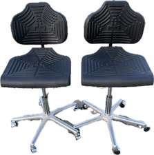 2 sztuki krzeseł roboczych Werktec do stosowania w pomieszczeniach mokrych i laboratoryjnych