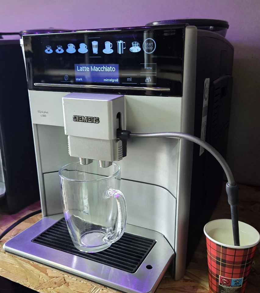 Siemens EQ.6 plus s300 Kaffeevollautomat - Edelstahl DE653501DE - Bild 2 von 4