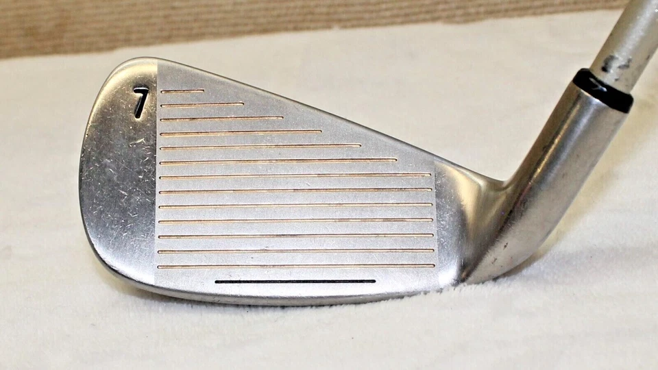 //Maltby - Logic Lady 38* #7 Iron - RH - Women's - Graphite - Soft Flex #249 - Image 3 of 4