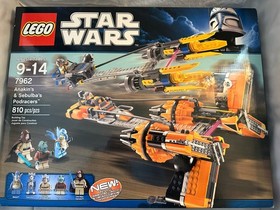 LEGO Star Wars: Anakin Skywalker and Sebulba's Podracers (7962)