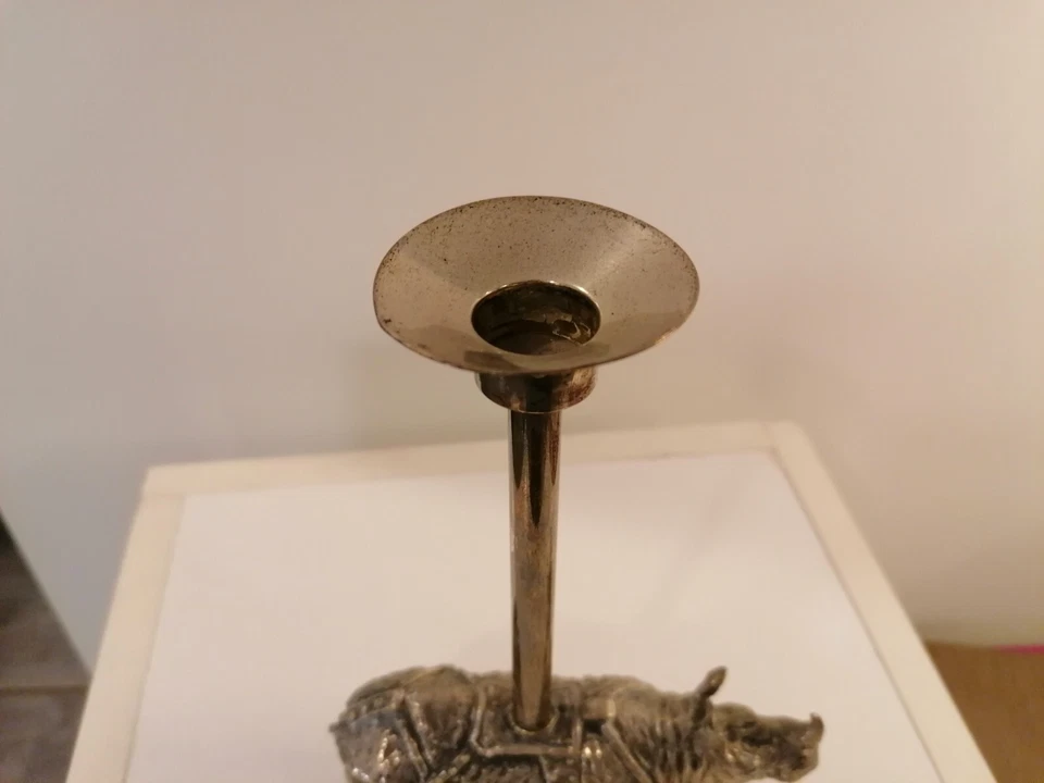 GIOVANNI RASPINI, portacandela rinoceronte in argento massiccio. Altezza 20 cm - Immagine 3 di 4