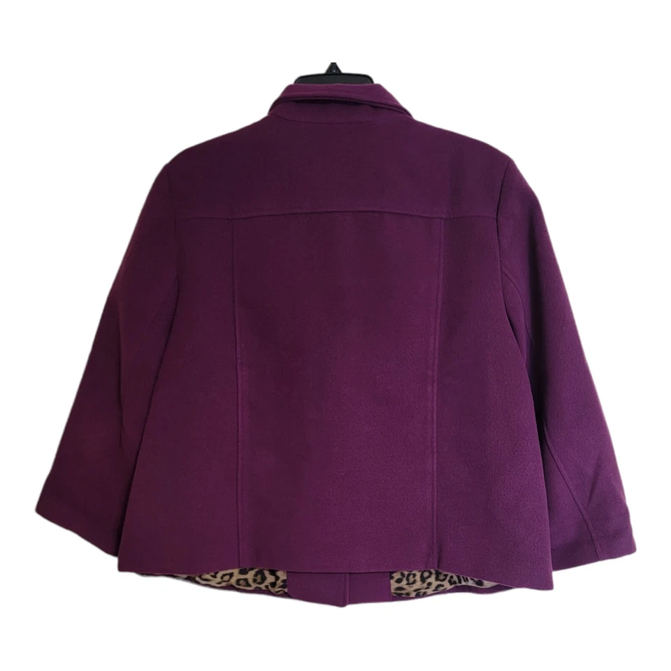 Abrigo Chico's Mujer 2 Orquídea Ciruela Púrpura Suave Felpa Columpio Guisante Estampado Leopardo Foto 2 de 4