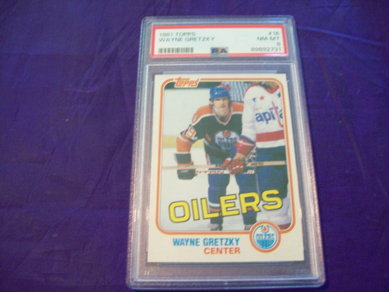 1981 TOPPS HOCKEY #16 WAYNE GRETZKY PSA 8