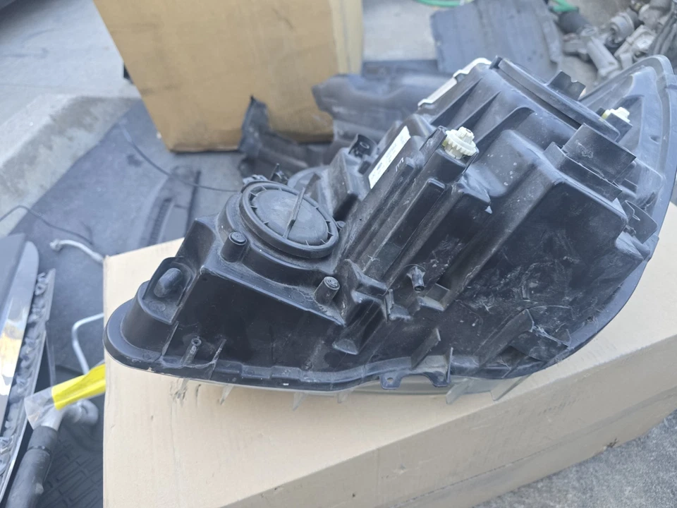 14 15 16 MERCEDES SPRINTER 2500 3500 FARO LADO DERECHO PASAJERO OCULTO OEM Foto 3 de 4