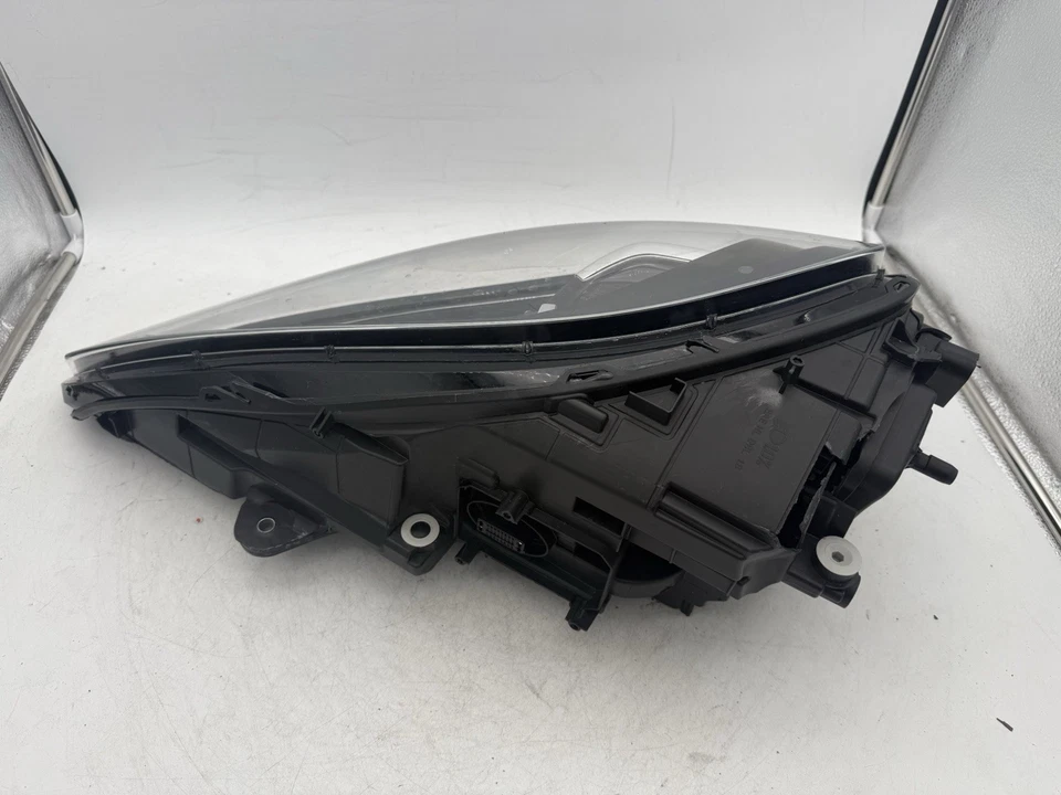 ✅ 2019-2022 Porsche Macan Right Passenger Headlight OEM Black 95B941016AB - Image 3 of 4