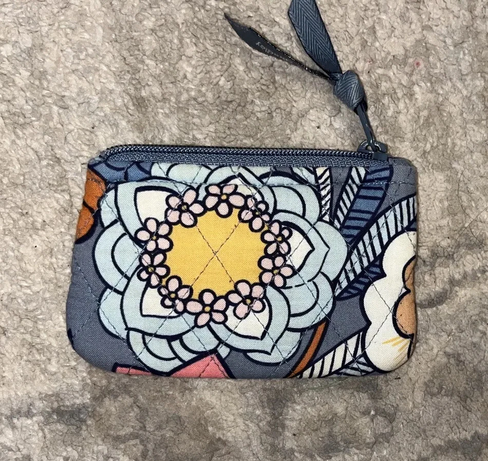 Vera Bradley Credit Card Coin Purse in Tropical Evening Gray Floral 5 X 3.5 - Image 2 of 3