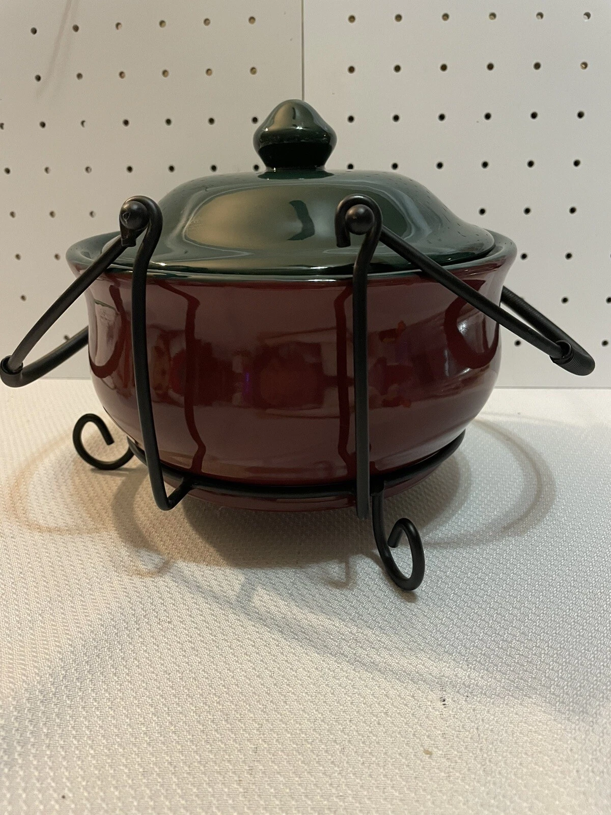 Chance Hold Development Stoneware 8 Cup Dutch Oven & Wrought Iron Trivet 30.00