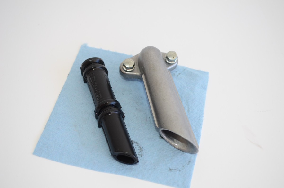 17個 KAWASAKI OEM ENGINE CRANKCASE FITTING WATER PIPE BREATHER TUBE