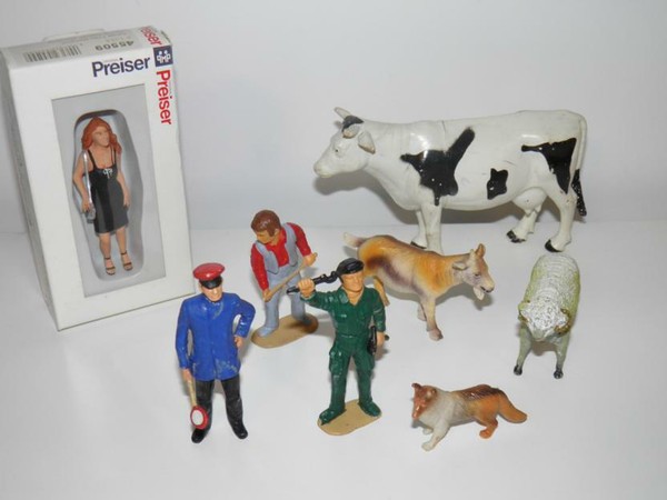 LOTE DE PERSONAJES Y ANIMALES ESCALA G
