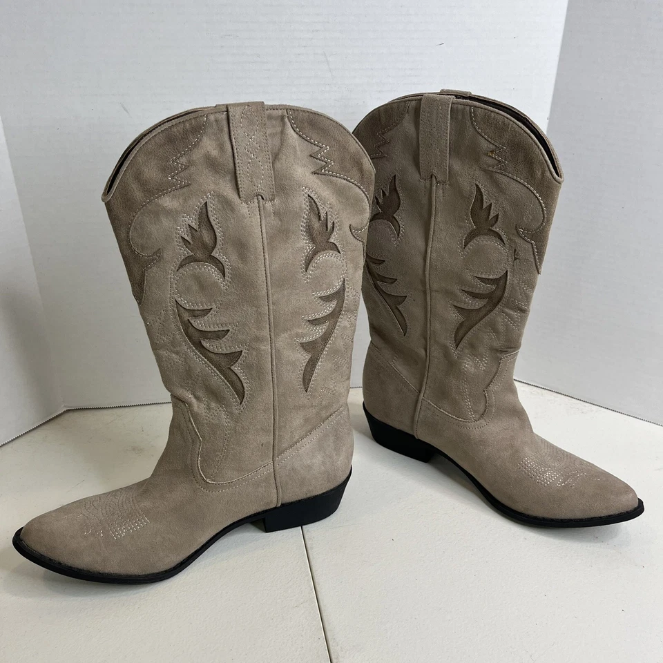 Botas occidentales Coconuts para mujer 9 M marrón gamuza con incrustaciones de cuero punta corta apenas usadas Foto 3 de 4