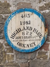 Rare 1981 Highland Park Barrel lid 24" wide, ready to hang - Very Heavy - 11kg
