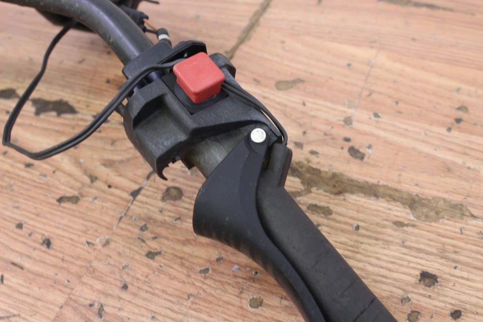 Manillar Polaris Indy Lite 340 1991 con controles - freno y acelerador Foto 4 de 4