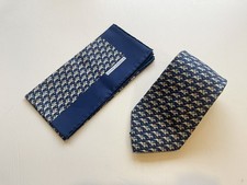 HERMES Matching Silk Set - Petit Carr  Scarf  Tie - Iconic Design