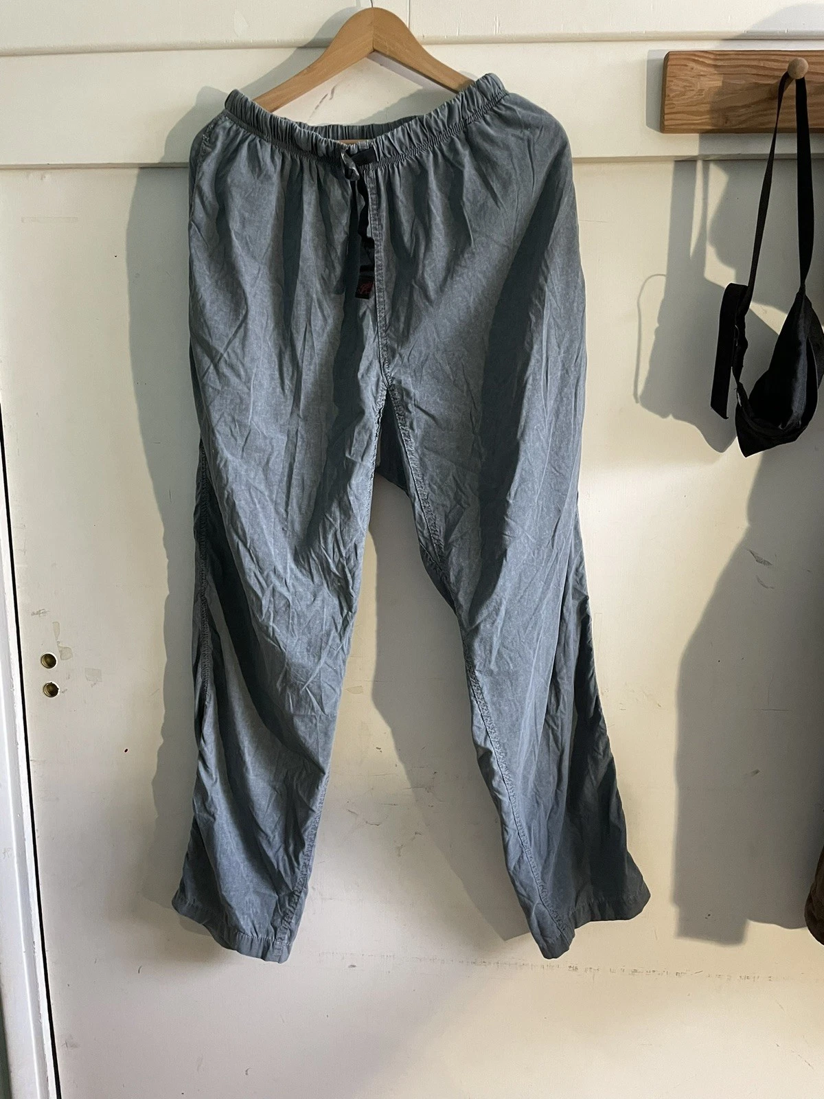 Gramicci Lightweight Nylon Belted Pants Elastic Waist Size XL Blue Climbing USA
Opens in a new windo