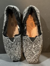 TOMS Belmont Black Sweater Knit Fleece Lined Flats Slip Ons Women s Sz 7