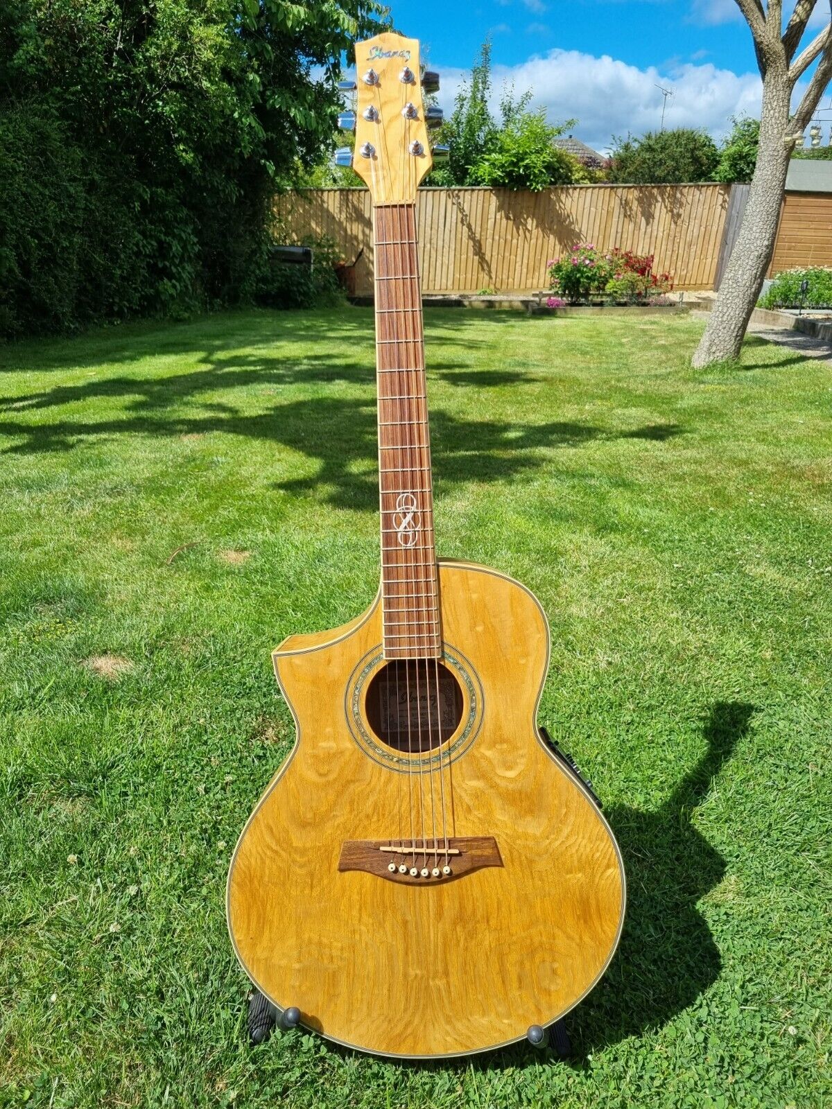 **IBANEZ LEFT HANDED ELECTRO-ACOUSTIC GUITAR**