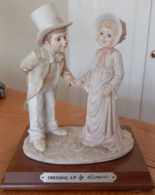 Ornament Figur ''Dressing Up'' von Leonardo von Lesser's Pavey Ltd sehr guter Zustand