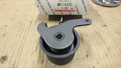 New Genuine Mitsubishi 2.0L Diesel Timing Belt tensioner MD174352 M76 - Picture 3 of 5