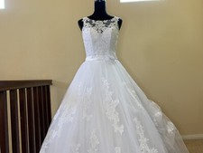  Never Been Worn Alfred Angelo Wedding Dress