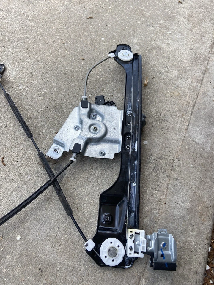 Cadillac SRX 2010-2016 regulador de ventana del lado del conductor delantero izquierdo con motor OEM Foto 4 de 4