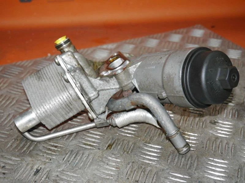 ALLOGGIAMENTO FILTRO OLIO Opel Corsa E 55566784 - Immagine 2 di 4