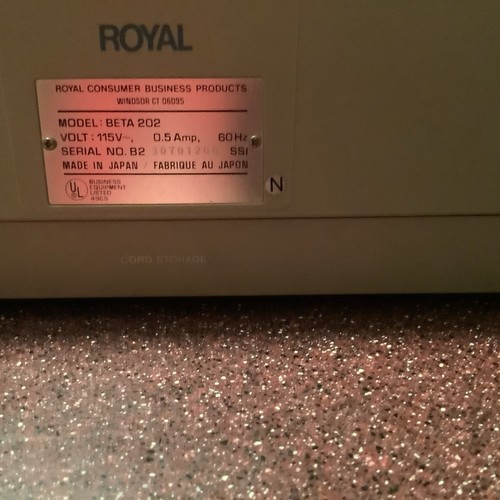 Royal BETA 200 Electronic Typewriter Made in Japan with Plastic Cover and manual - Picture 2 of 4
