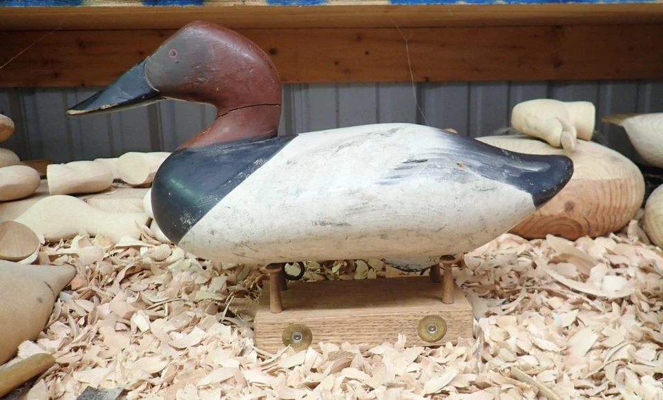 R. Madison Mitchell, Havre de Grace Maryland Canvasback Drake Decoy - Image 2 of 4