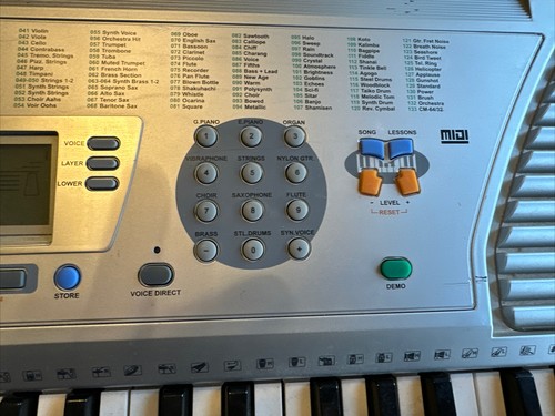 Suzuki SP-47 Electronic Keyboard 61 Key Touch Sensitive Teaching Piano - Picture 3 of 14