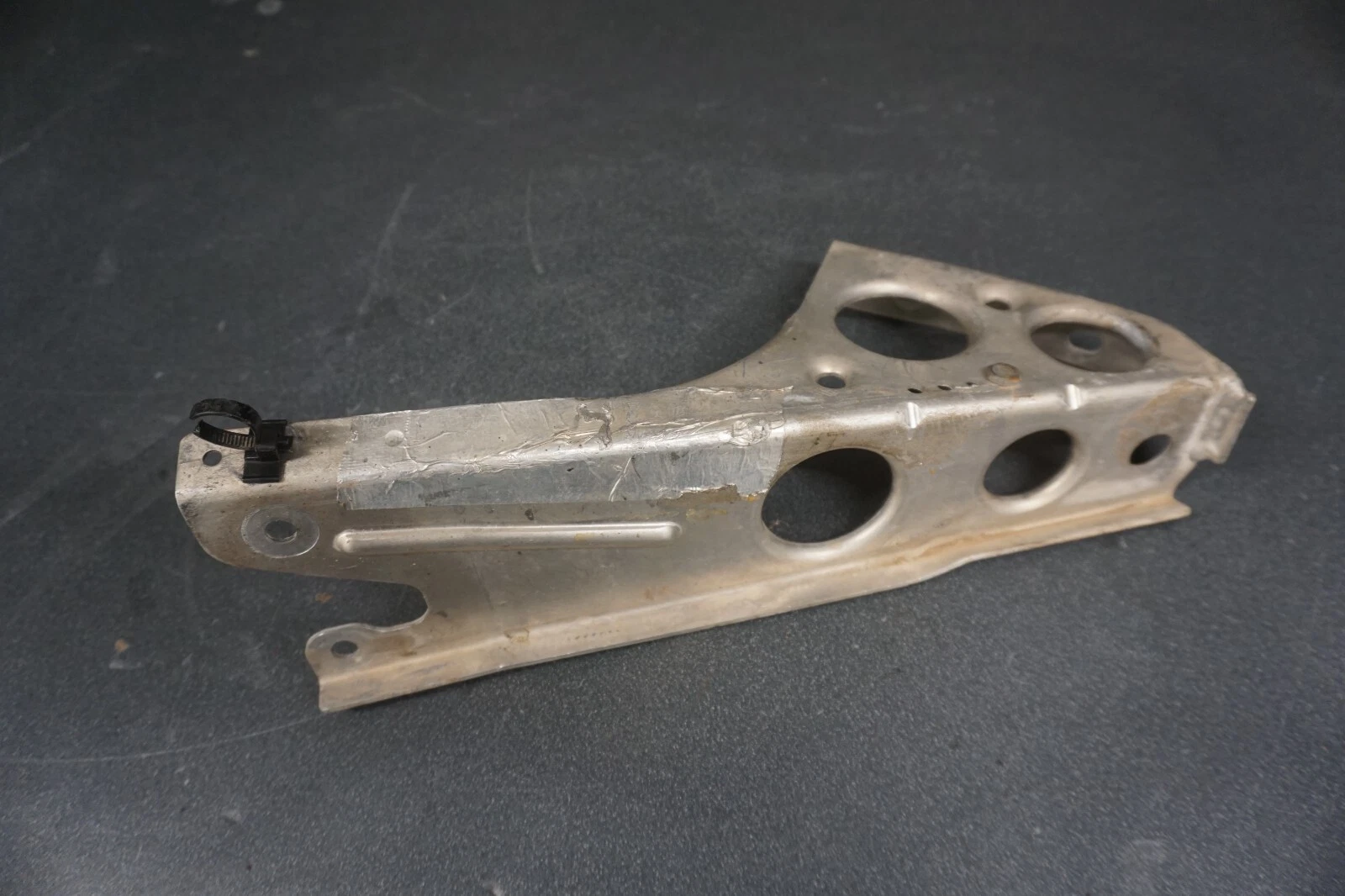 2000-2004 Ski-Doo Legend Summit MXZ 700 OEM Left Hand Belly Pan Support Bracket