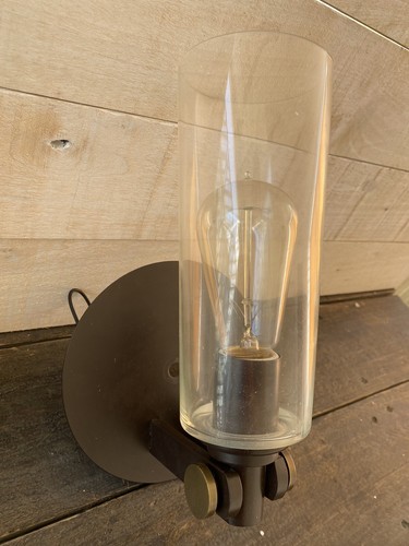 New Quoizel Uptown East Village 11” Tall Wall Sconce Edison Bulb Not Included - Picture 5 of 7