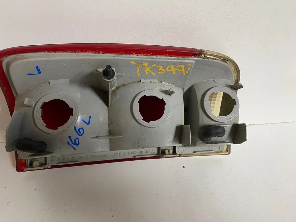 Luz trasera izquierda Oldsmobile Bravada 1995-2005 OEM, 166-02559L Foto 4 de 4