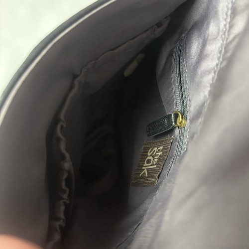 The SAK Silverlake Umhängetasche schwarz Kiesel Leder Nieten Fransen Crossbody - Bild 5 von 12