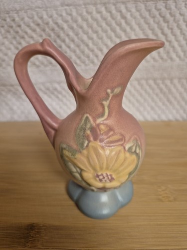 Vtg. Hull Pottery Magnolia Ewer Pitcher USA 1940's - Picture 1 of 8