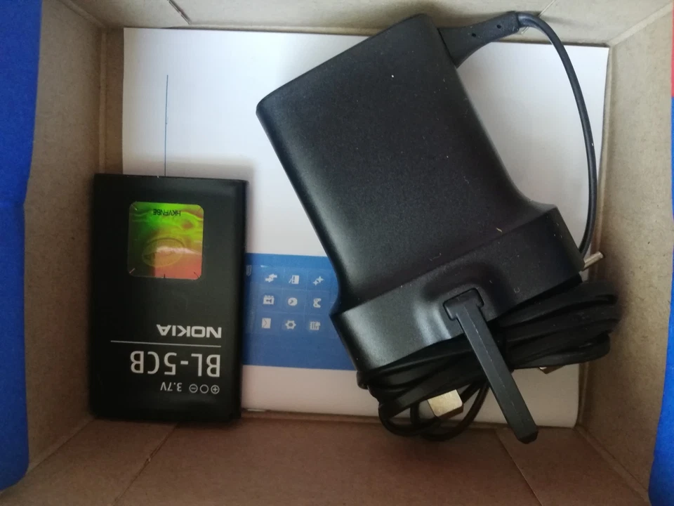 NOKIA 100 Mobile Phone Phantom Black 02 Brand New - Opened Box - Image 3 of 4