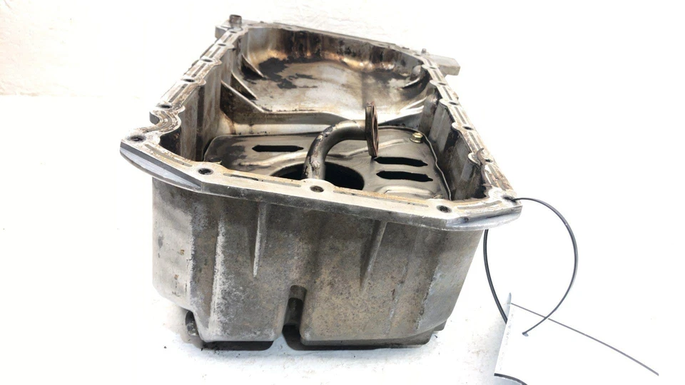 1998-2001 Kia Sephia Engine Oil Pan With Good Drain Plug Pick Up Tube 1.8 Dohc - Image 4 of 4