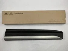 Genuine Front Door Lower Molding 2017-2018 Santa Fe Passenger Side Garnish